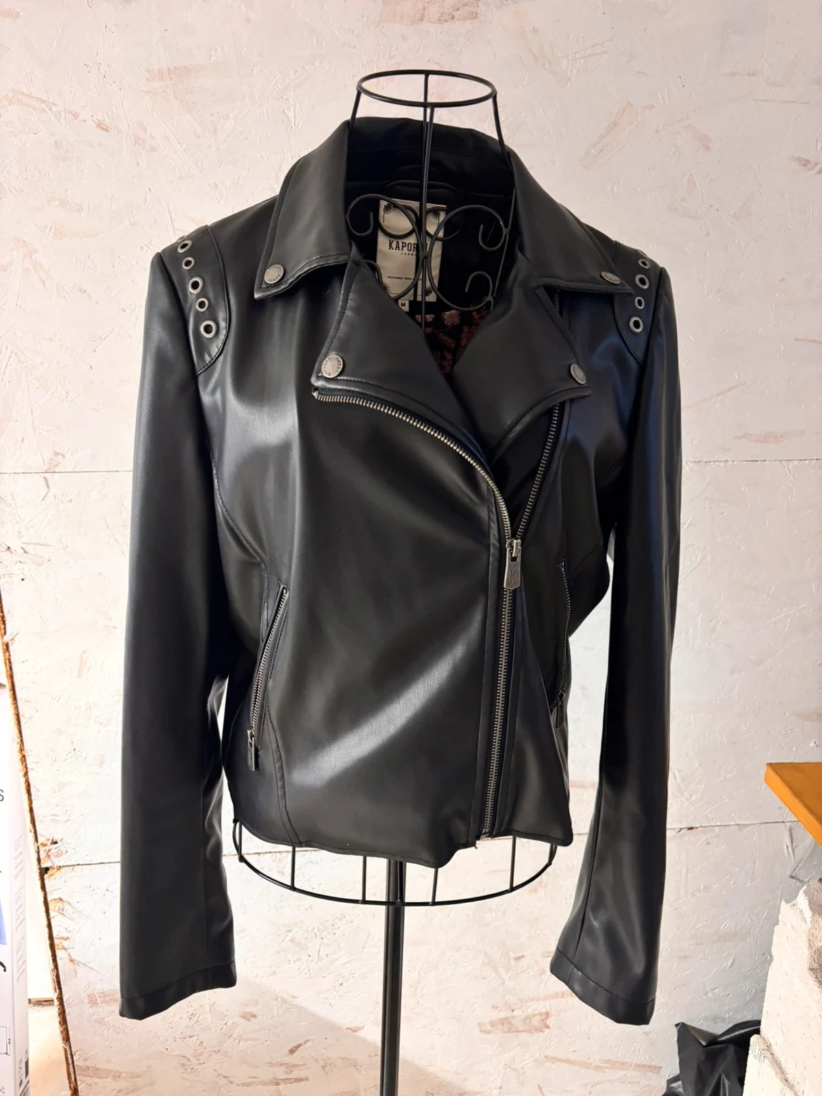 Veste perfecto en similicuir noir doublure florale Kaporal (Modèle Torid) Taille M (38)